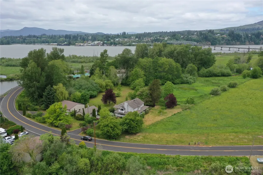 103 W Little Island Road Cathlamet WA 98612