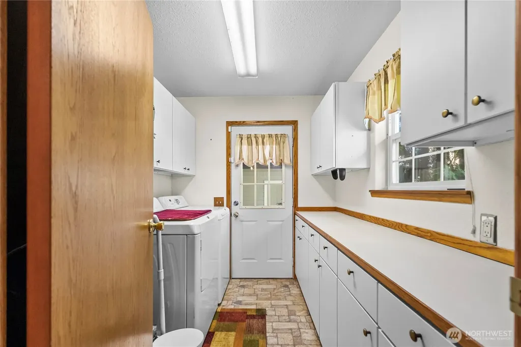 103 W Little Island Road Cathlamet WA 98612