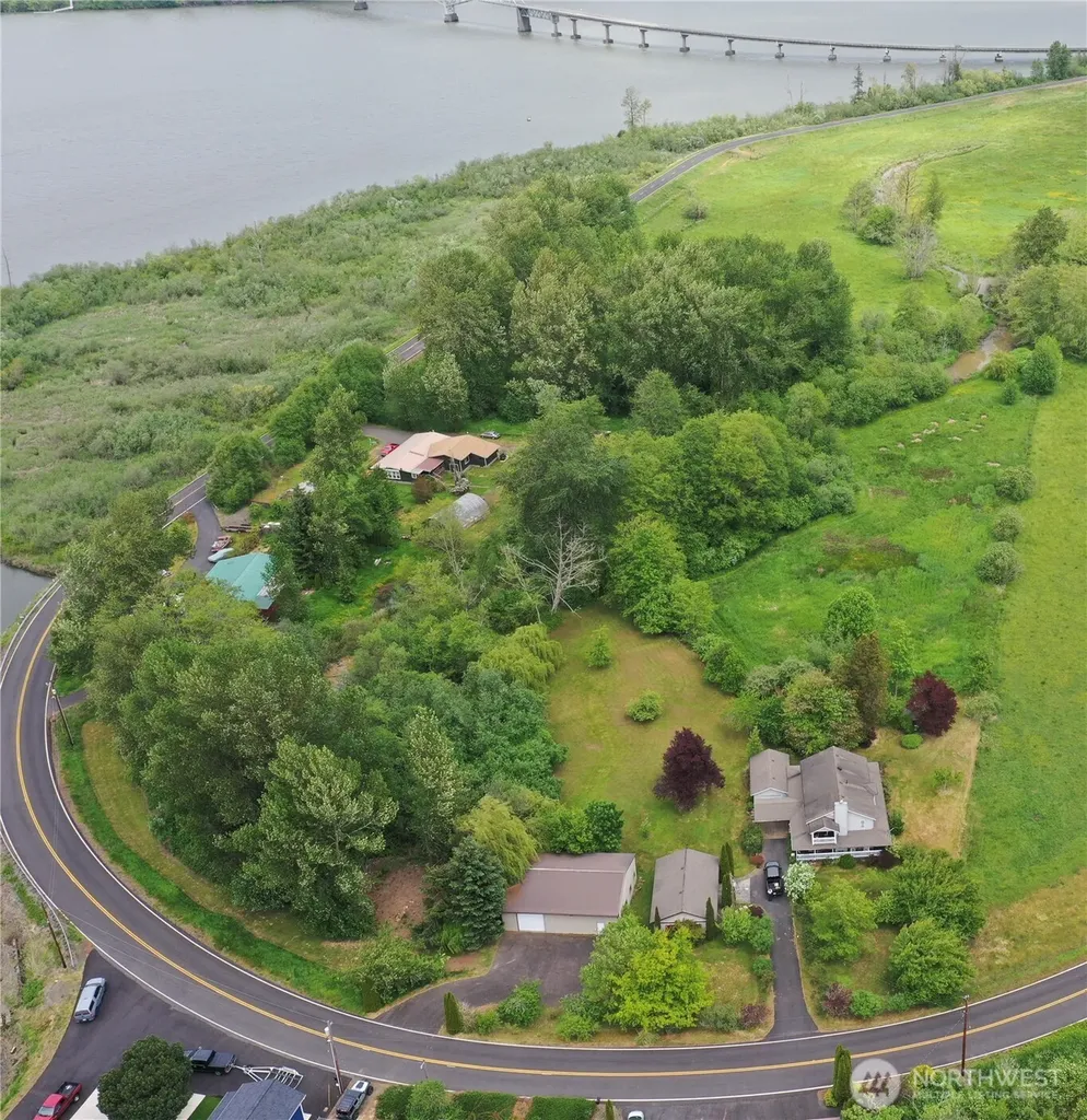 103 W Little Island Road Cathlamet WA 98612