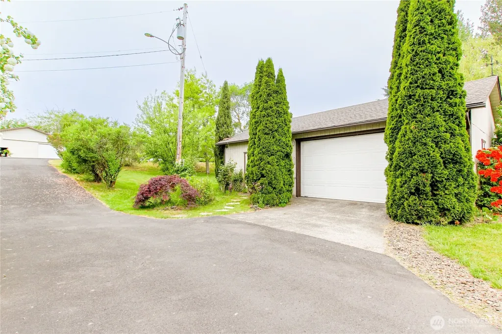 103 W Little Island Road Cathlamet WA 98612