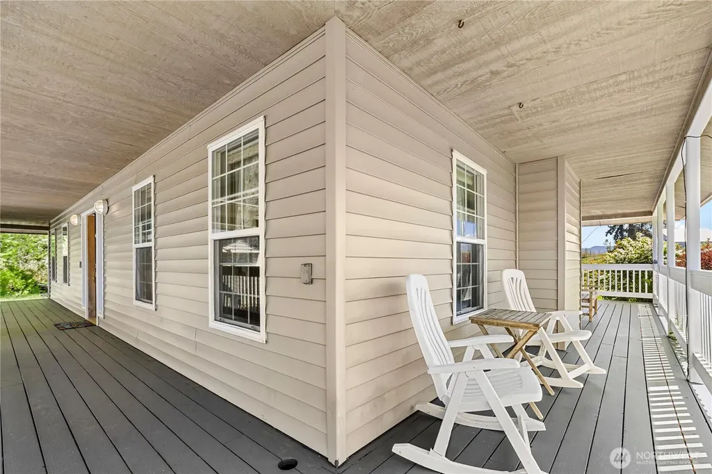 103 W Little Island Road Cathlamet WA 98612