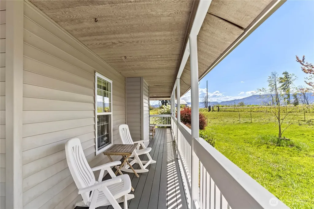 103 W Little Island Road Cathlamet WA 98612