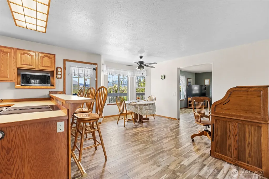 103 W Little Island Road Cathlamet WA 98612