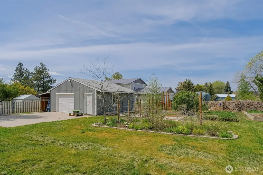 316 S Columbia Avenue Waterville WA 98858