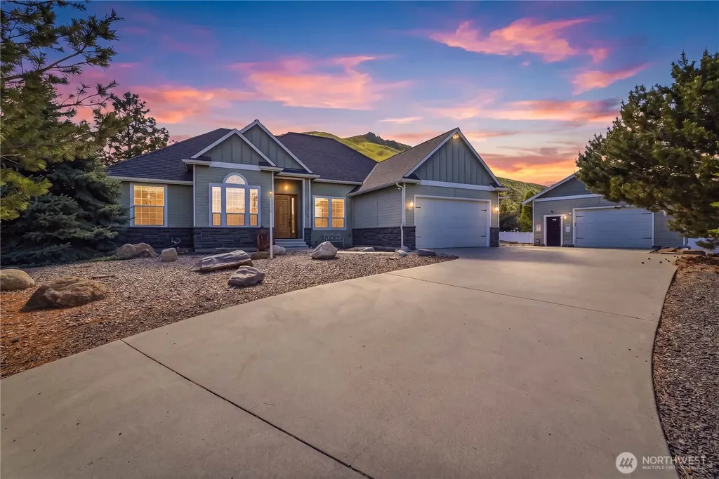 308 Kray Ike Court Wenatchee WA 98801