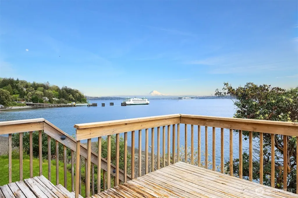 13725 SW Pohl Road Vashon WA 98070