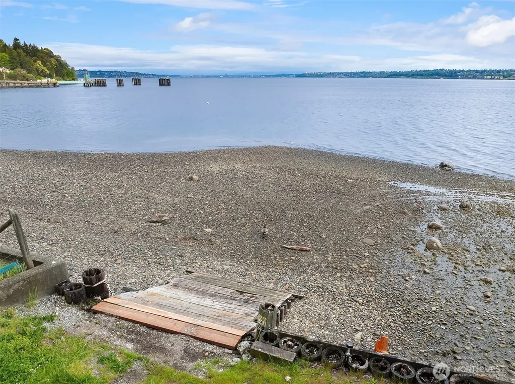 13725 SW Pohl Road Vashon WA 98070