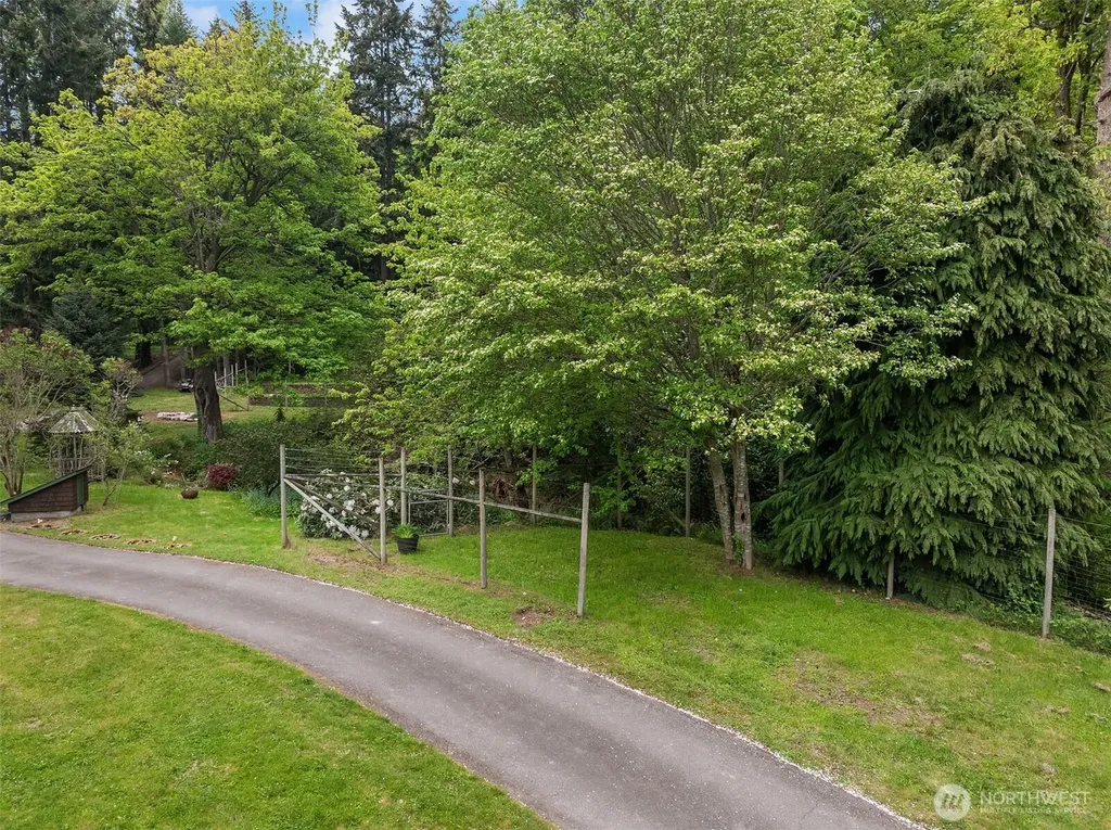 13725 SW Pohl Road Vashon WA 98070