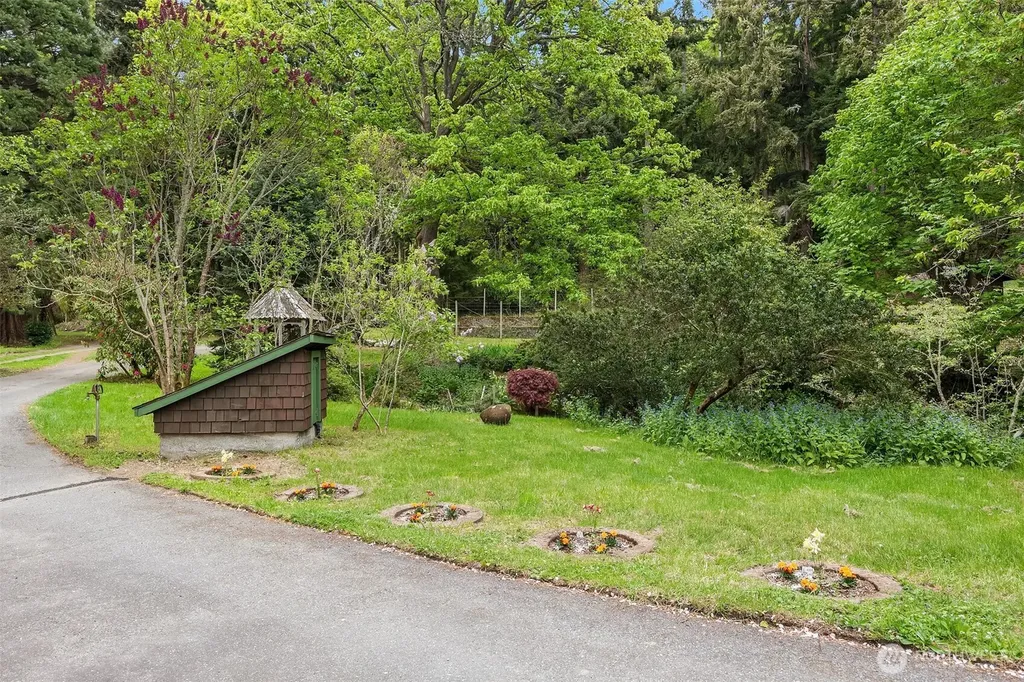 13725 SW Pohl Road Vashon WA 98070