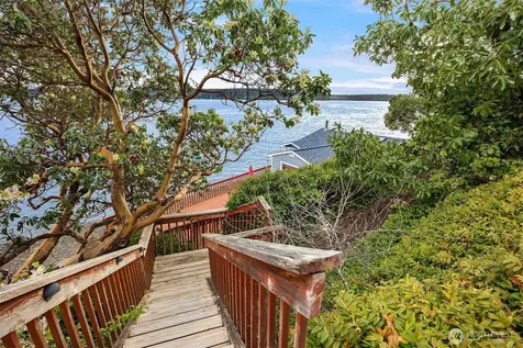 13725 SW Pohl Road Vashon WA 98070