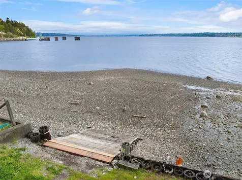 13725 SW Pohl Road Vashon WA 98070