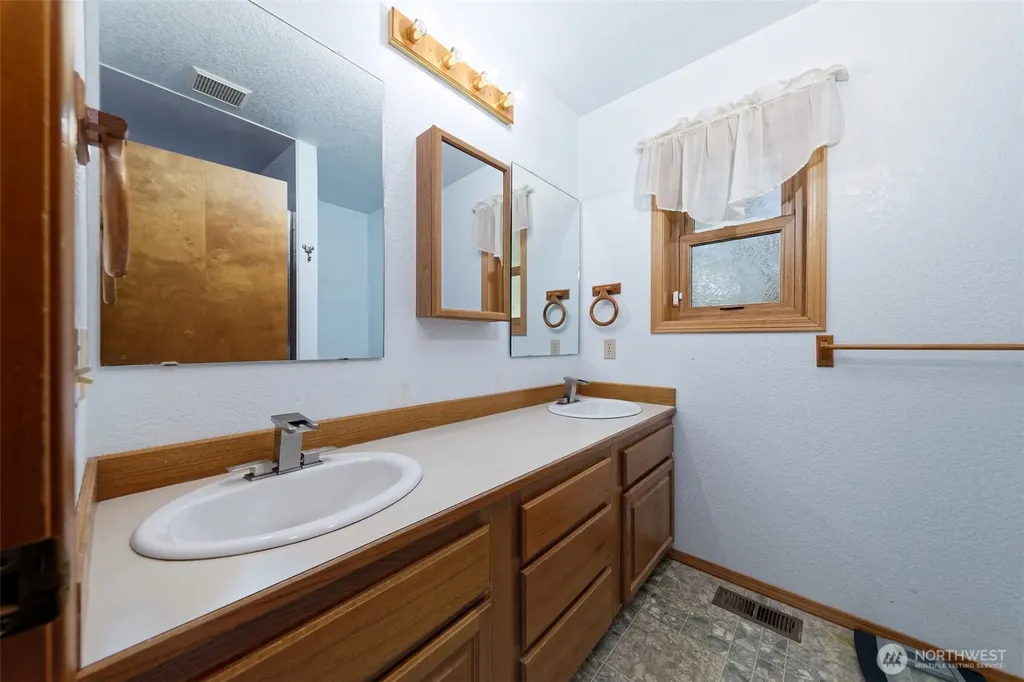8219 Ethan Lane SW Olympia WA 98512