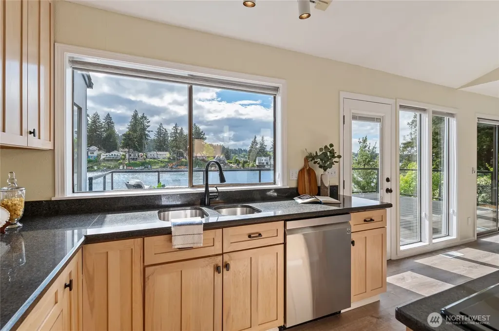 4610 Marine View Place Bremerton WA 98312