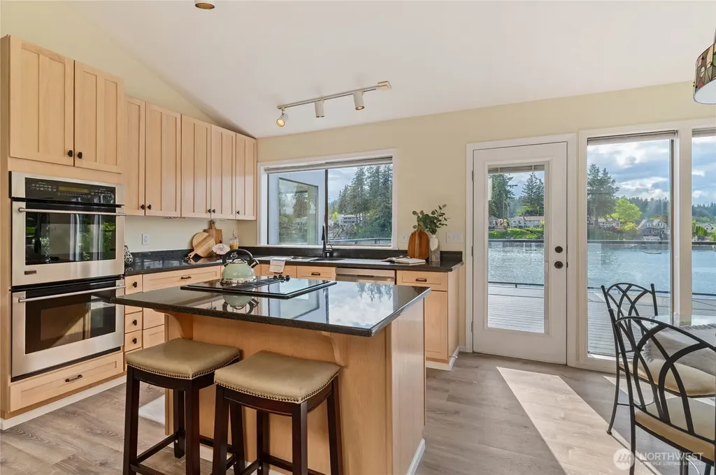 4610 Marine View Place Bremerton WA 98312