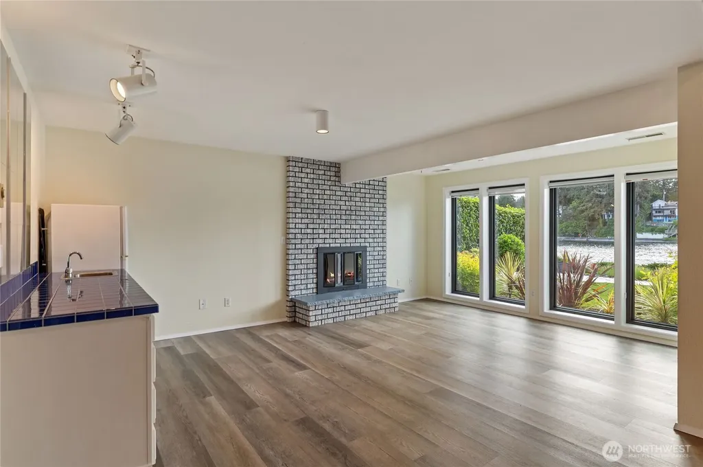 4610 Marine View Place Bremerton WA 98312