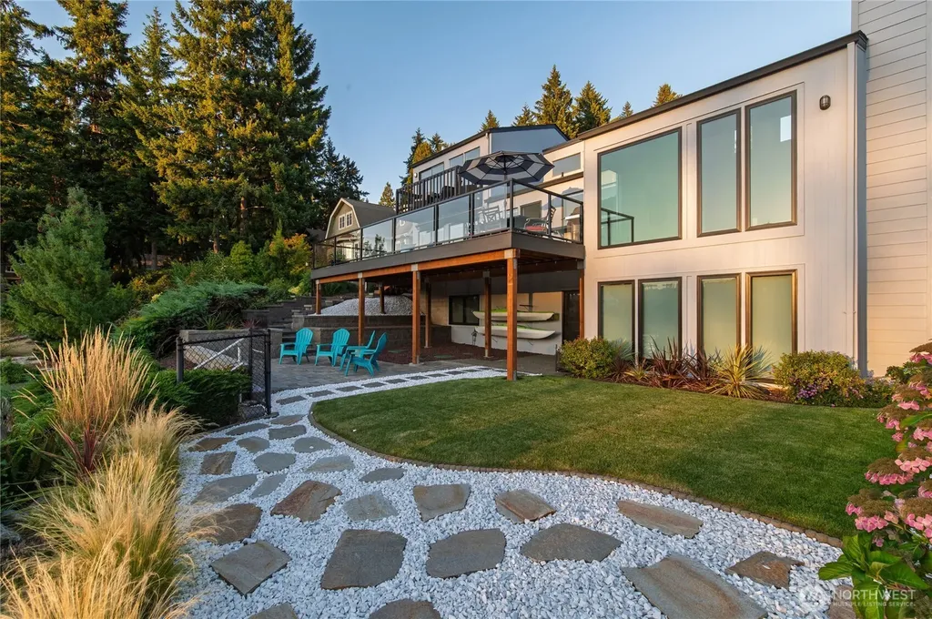 4610 Marine View Place Bremerton WA 98312