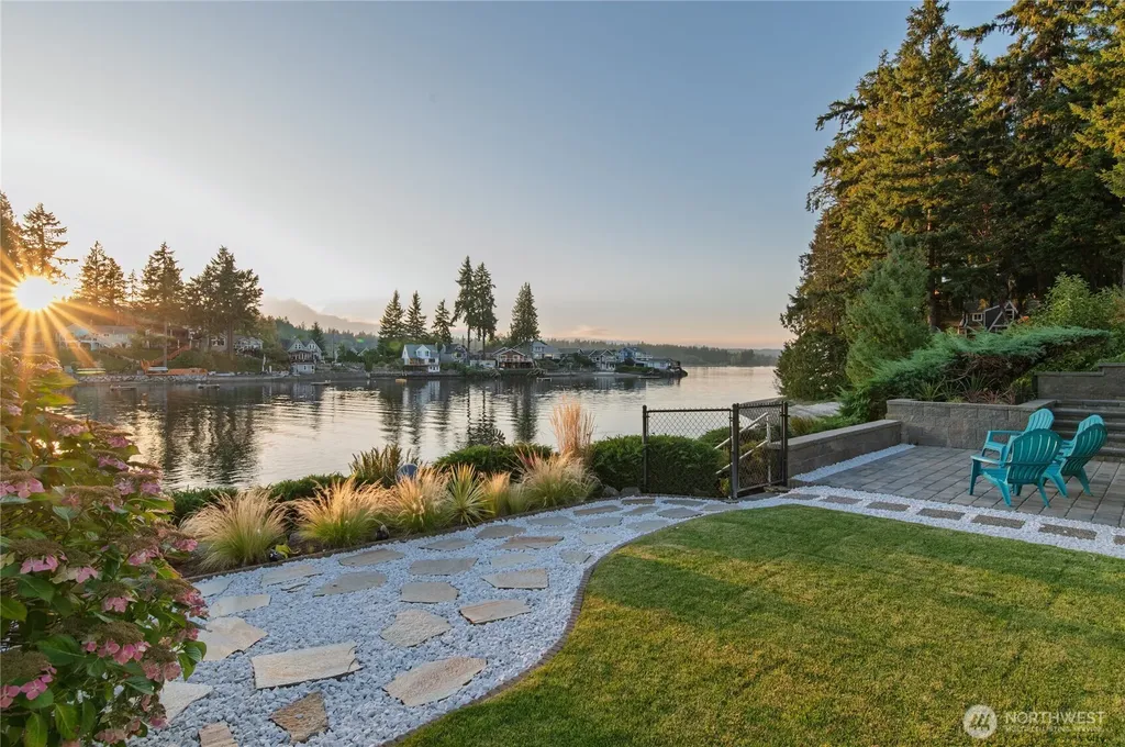4610 Marine View Place Bremerton WA 98312