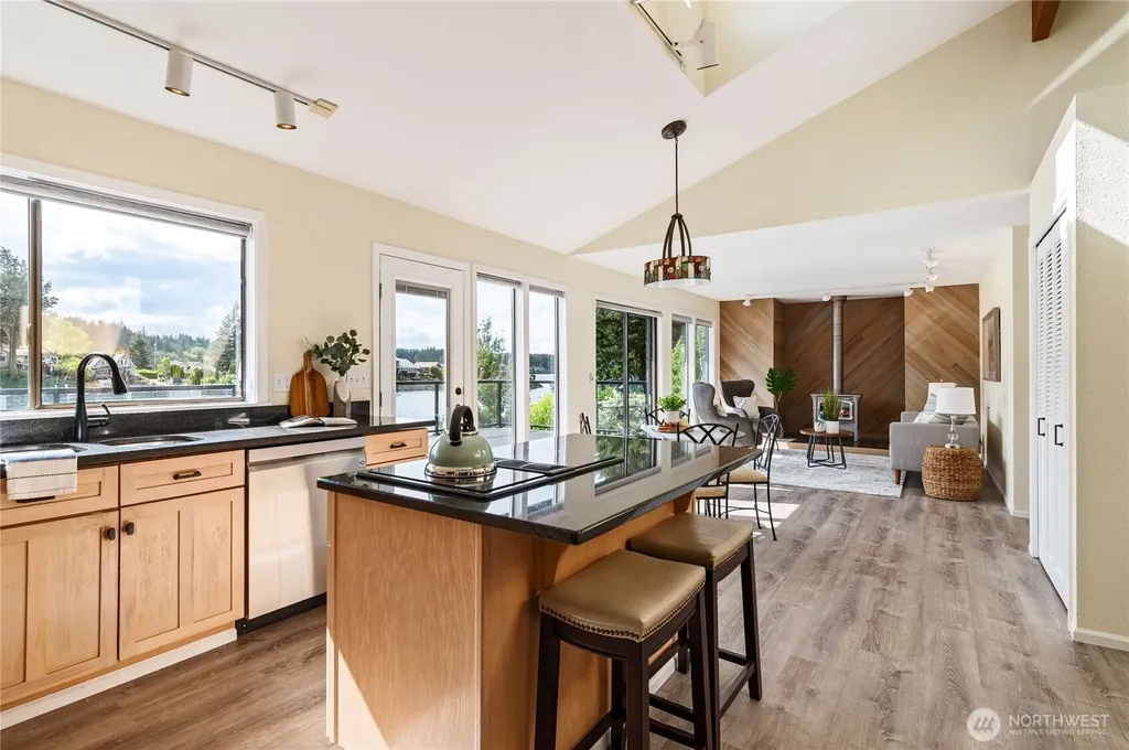 4610 Marine View Place Bremerton WA 98312