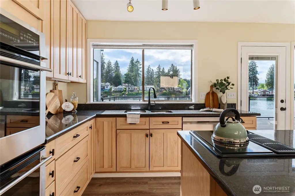 4610 Marine View Place Bremerton WA 98312