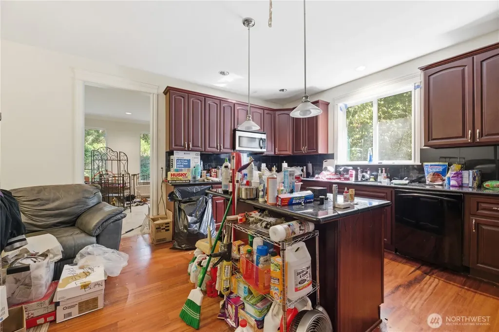 18705 Larch Way Lynnwood WA 98037
