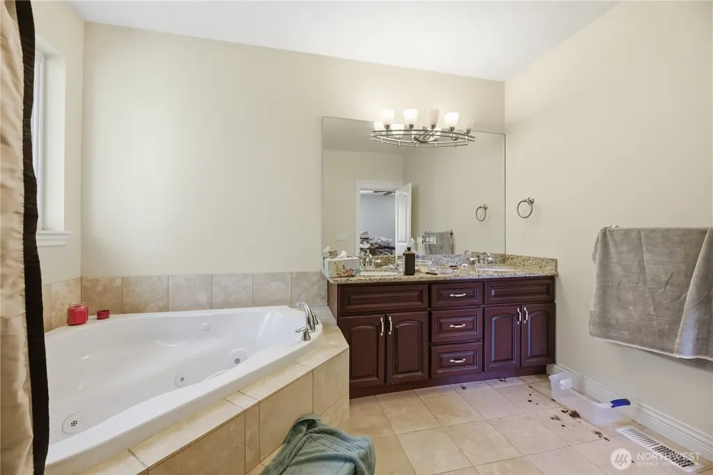 18705 Larch Way Lynnwood WA 98037