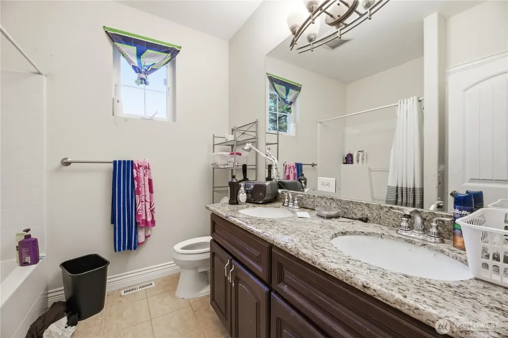 18705 Larch Way Lynnwood WA 98037