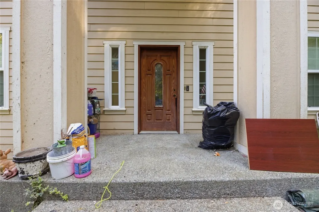 18705 Larch Way Lynnwood WA 98037