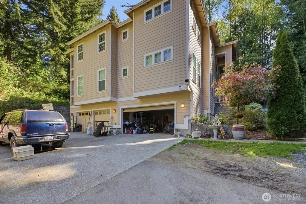 18705 Larch Way Lynnwood WA 98037