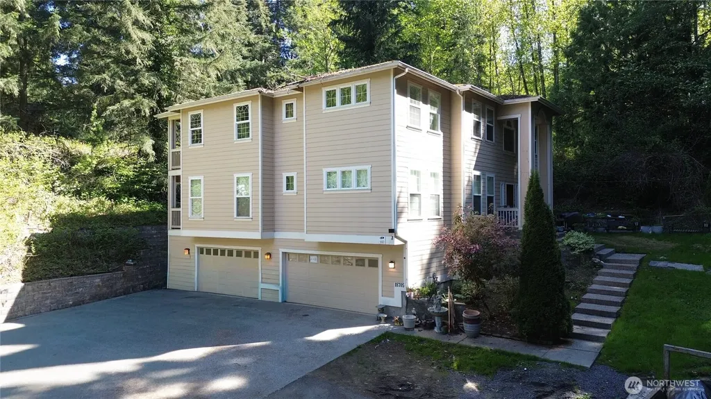 18705 Larch Way Lynnwood WA 98037