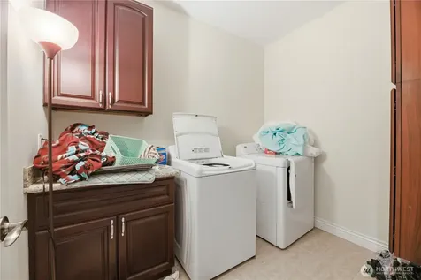 18705 Larch Way Lynnwood WA 98037