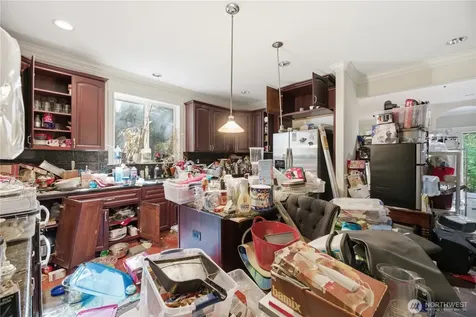 18705 Larch Way Lynnwood WA 98037