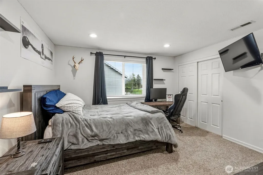 1826 Island Drive Longview WA 98632