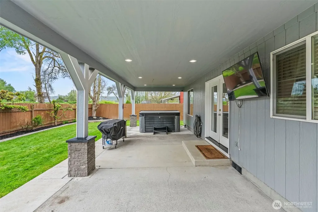 1826 Island Drive Longview WA 98632
