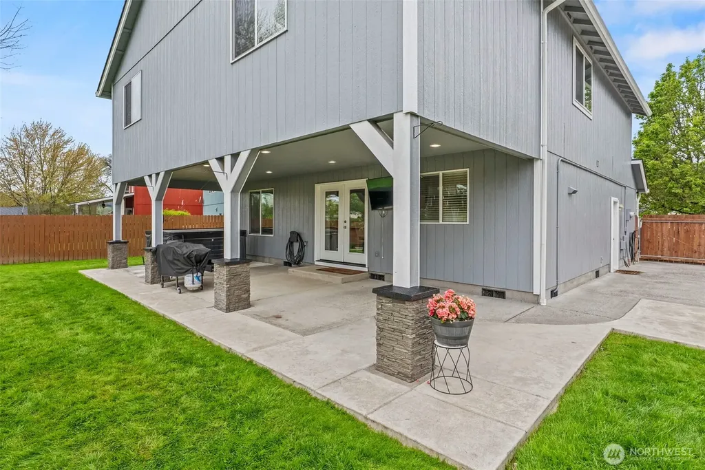 1826 Island Drive Longview WA 98632