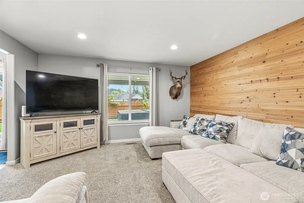1826 Island Drive Longview WA 98632