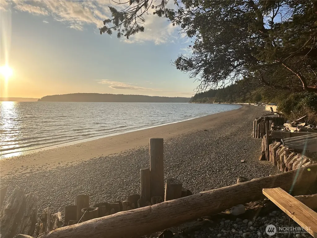 2780 S Utopian Way Camano Island WA 98282