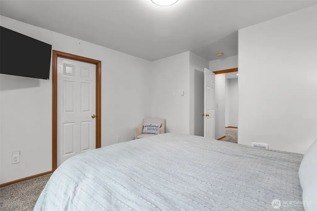 10617 NE Kingston Meadows Circle Kingston WA 98346
