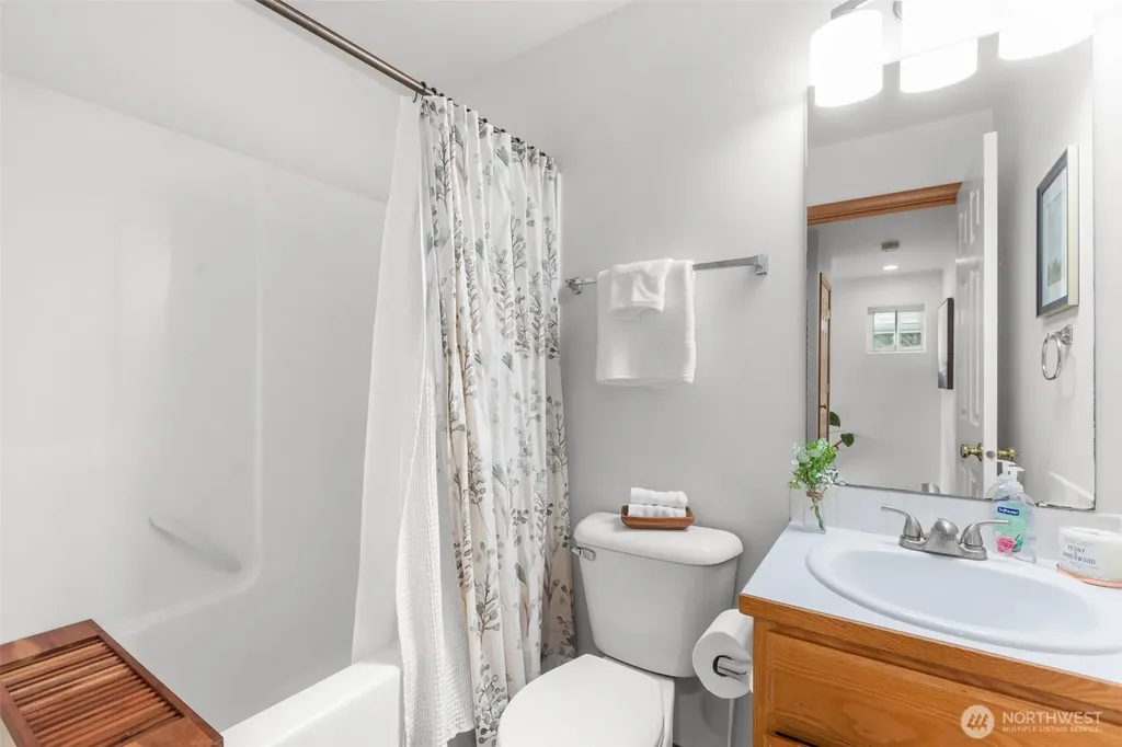 10617 NE Kingston Meadows Circle Kingston WA 98346