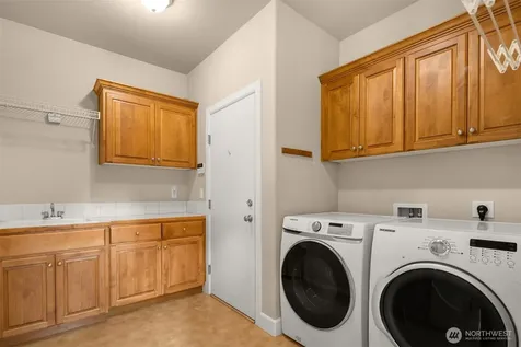 3021 278th Court SE Sammamish WA 98075