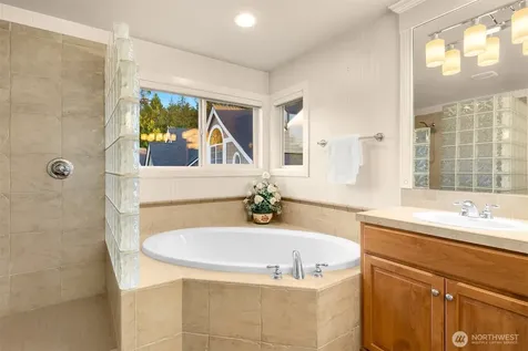 3021 278th Court SE Sammamish WA 98075