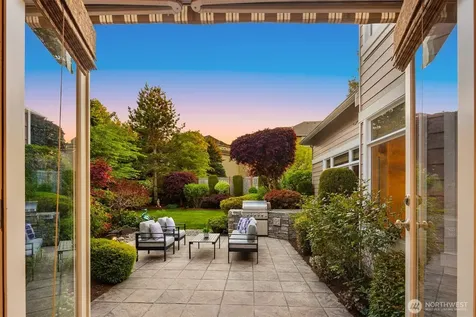 3021 278th Court SE Sammamish WA 98075