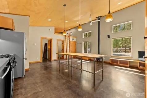 16 Littell Road Mazama WA 98833