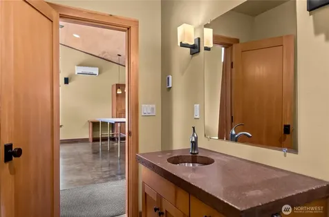 16 Littell Road Mazama WA 98833