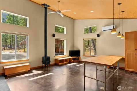 16 Littell Road Mazama WA 98833