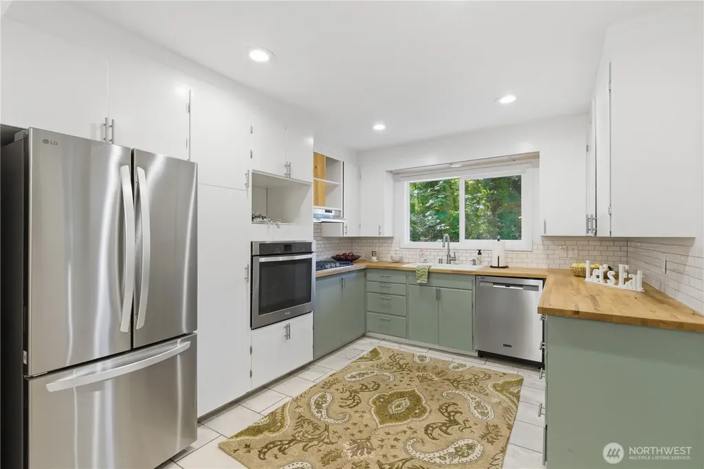 6212 Ray Nash Drive NW Gig Harbor WA 98335