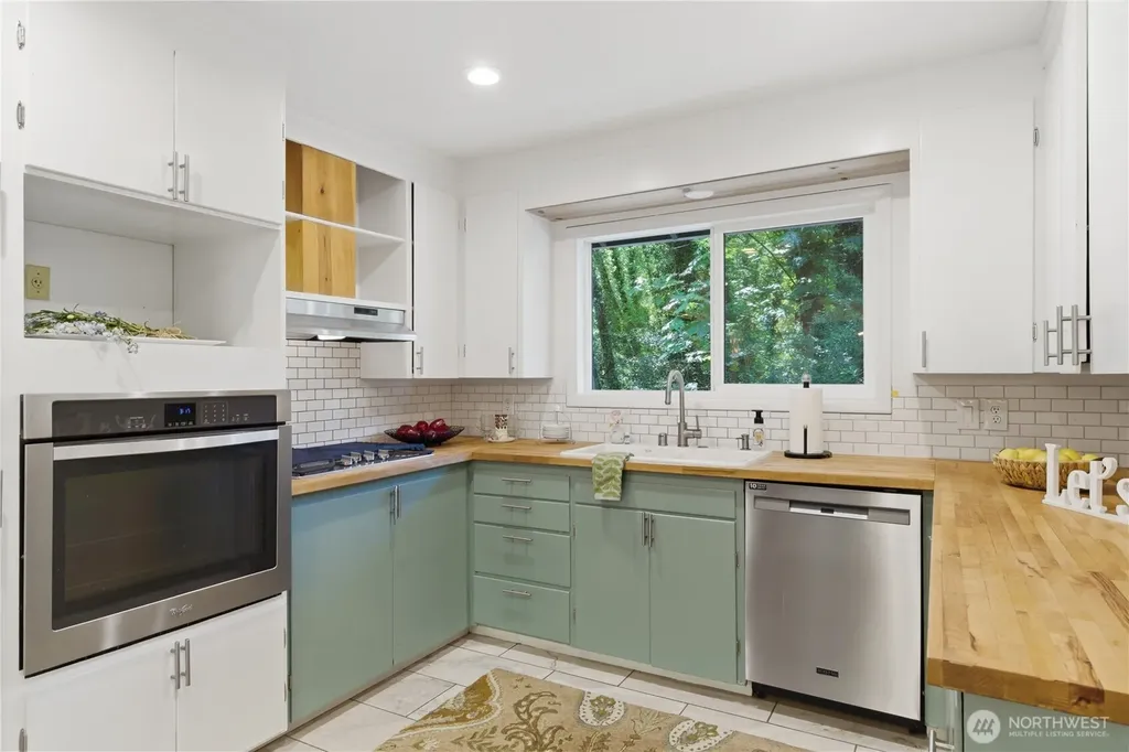 6212 Ray Nash Drive NW Gig Harbor WA 98335