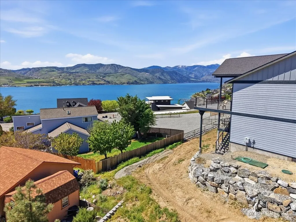 211 Riviera Drive Chelan WA 98816
