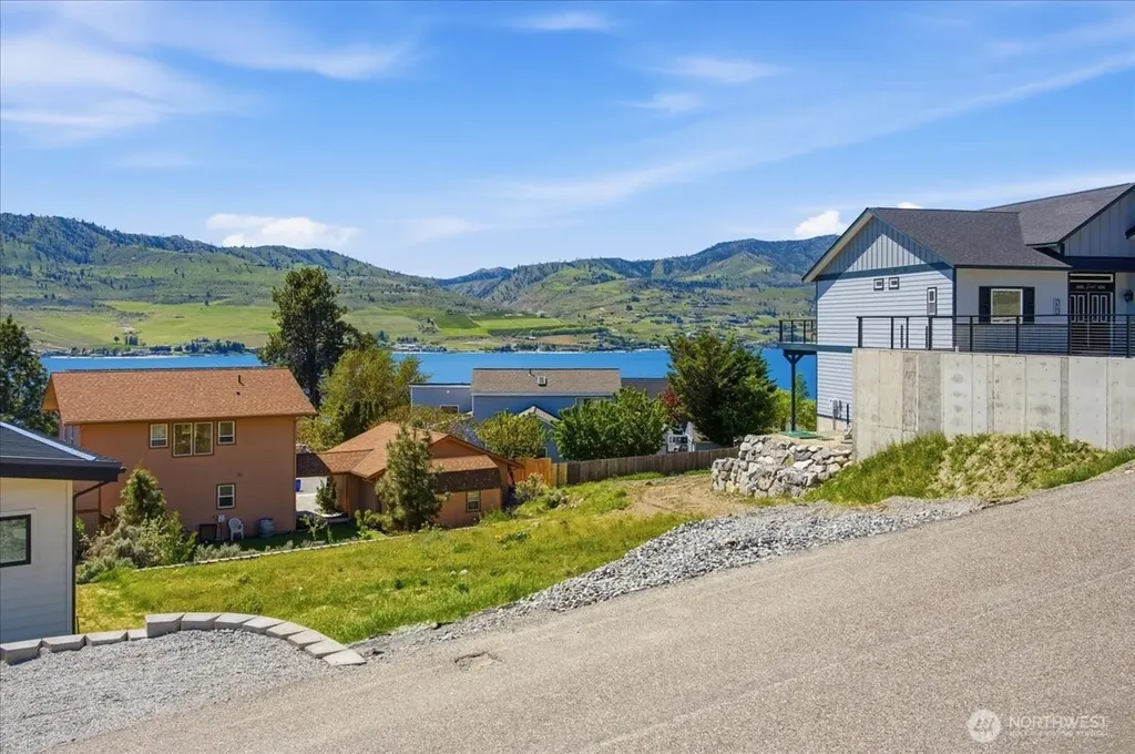 211 Riviera Drive Chelan WA 98816