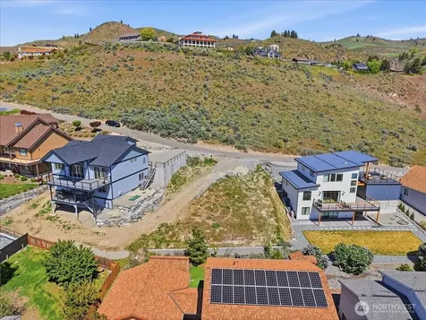 211 Riviera Drive Chelan WA 98816