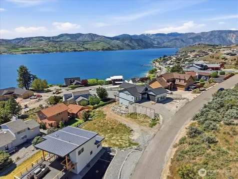 211 Riviera Drive Chelan WA 98816